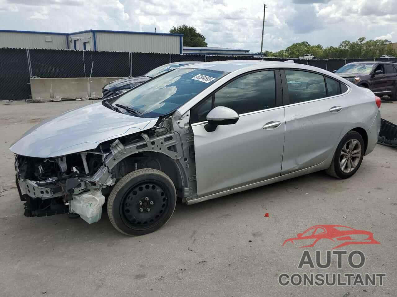 CHEVROLET CRUZE 2019 - 1G1BE5SM1K7117340