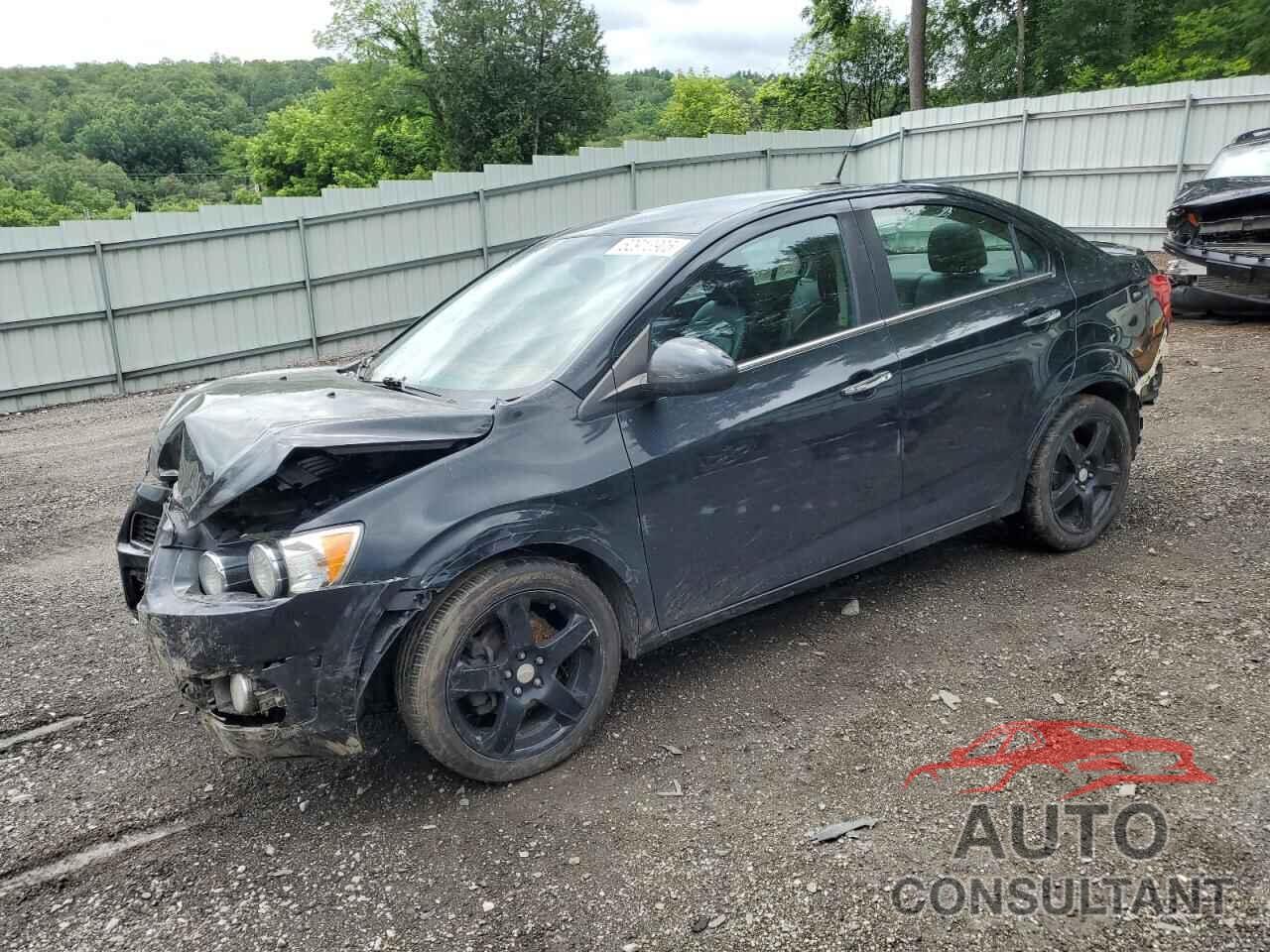 CHEVROLET SONIC 2013 - 1G1JE5SB2D4140219