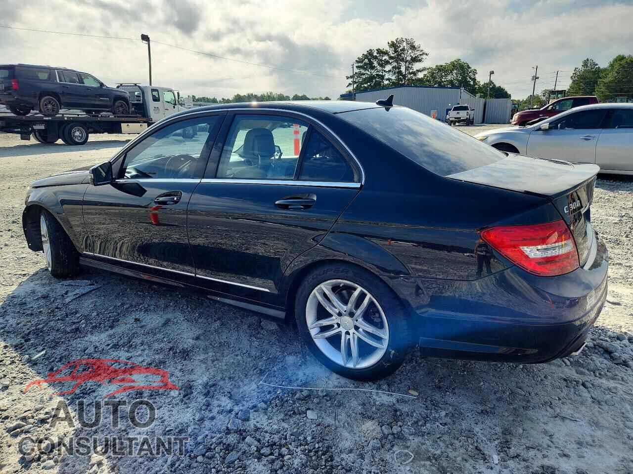 MERCEDES-BENZ C-CLASS 2013 - WDDGF8AB2DR298716