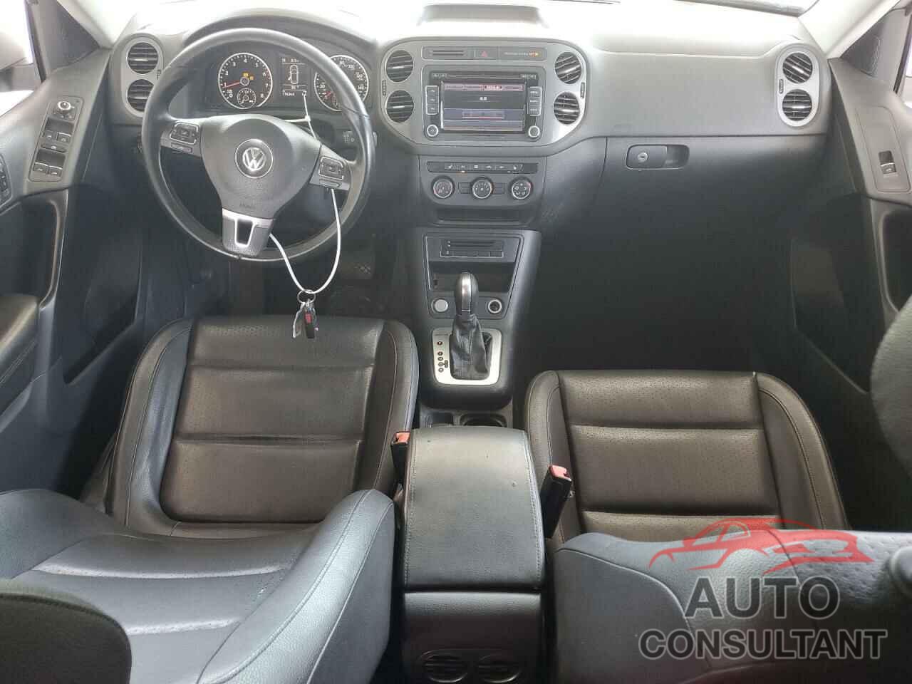 VOLKSWAGEN TIGUAN 2015 - WVGBV7AX0FW607094