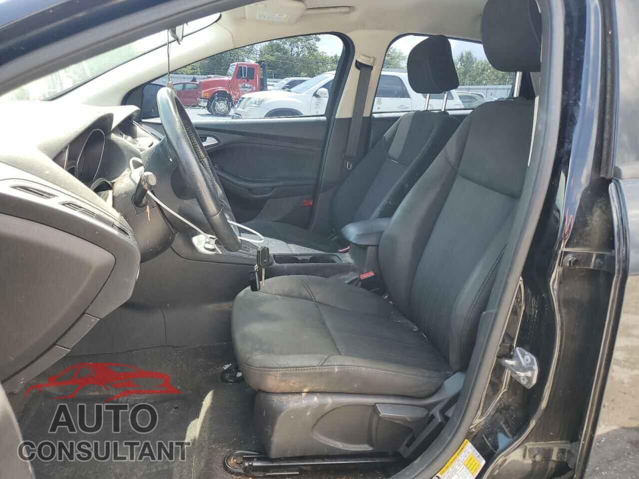 FORD FOCUS 2017 - 1FADP3F20HL302802