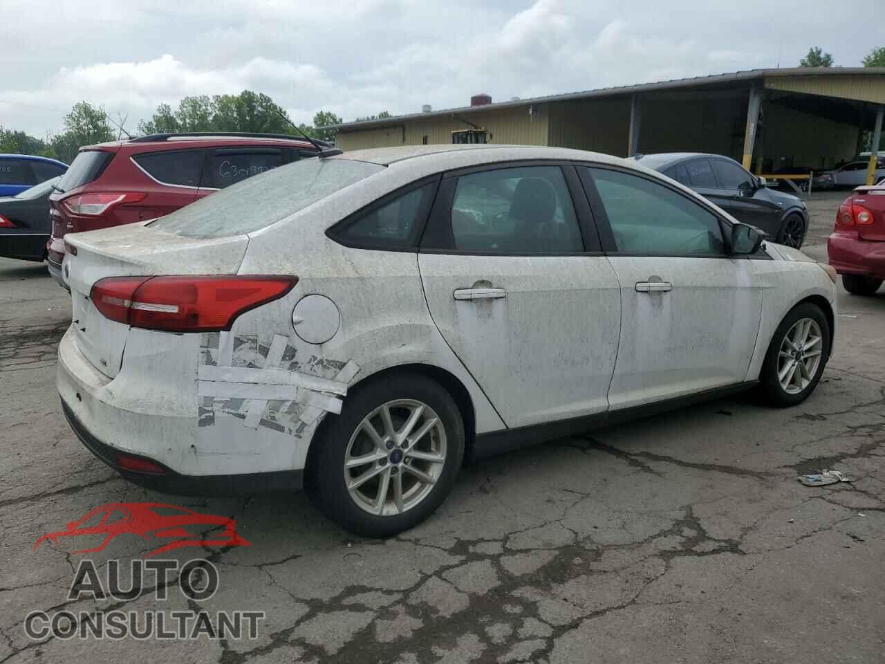 FORD FOCUS 2015 - 1FADP3F24FL264018
