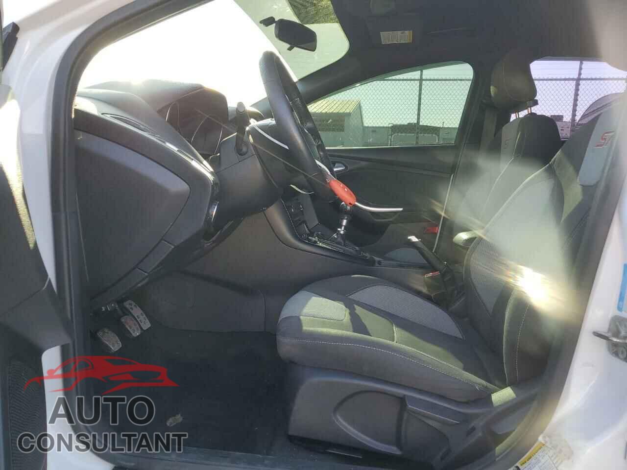 FORD FOCUS 2016 - 1FADP3L90GL221640