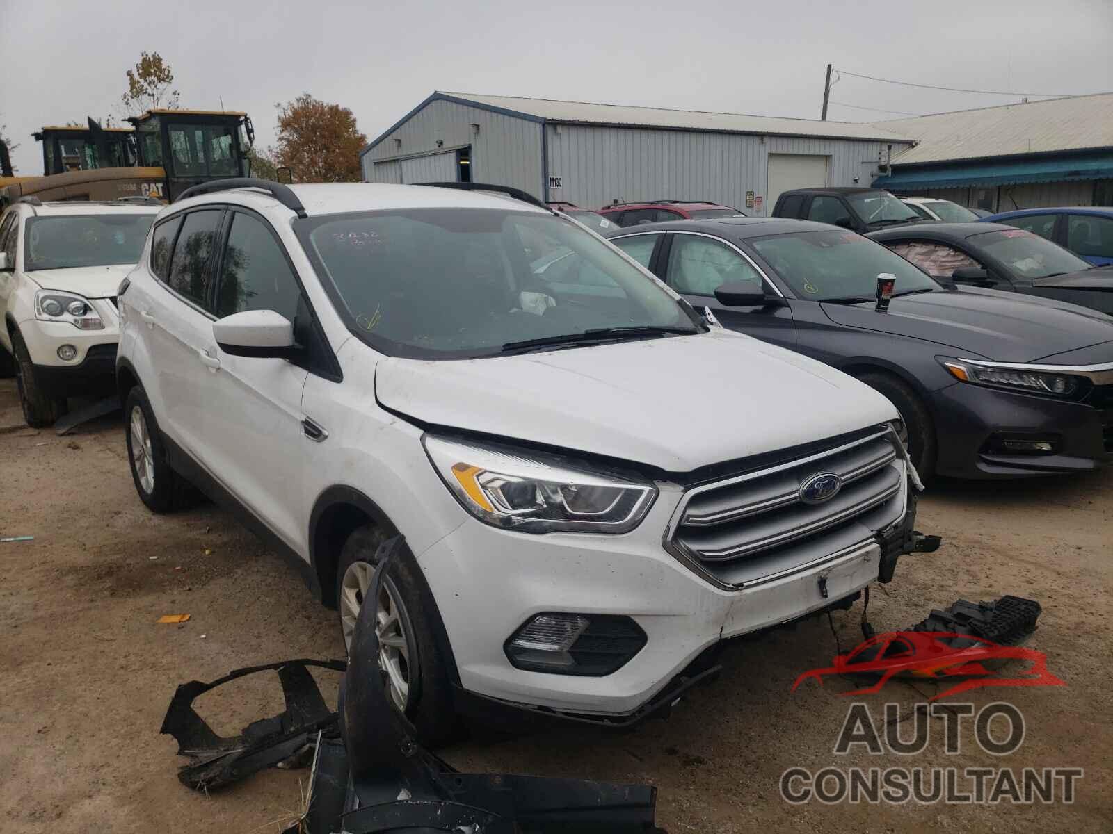 FORD ESCAPE 2017 - 1FMCU0GD8HUD94616