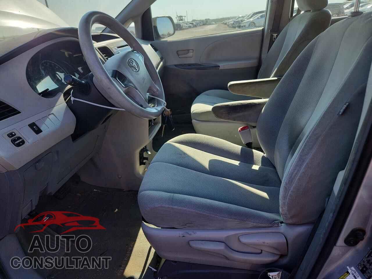 TOYOTA SIENNA 2014 - 5TDZK3DC9ES408024