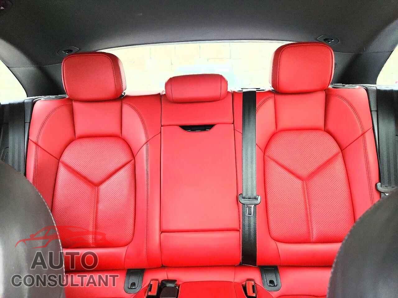 PORSCHE MACAN 2018 - WP1AA2A57JLB19136