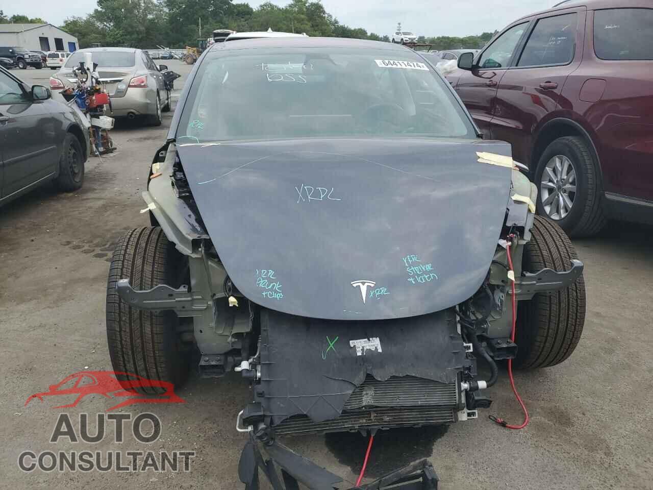 TESLA MODEL 3 2018 - 5YJ3E1EA8JF123764