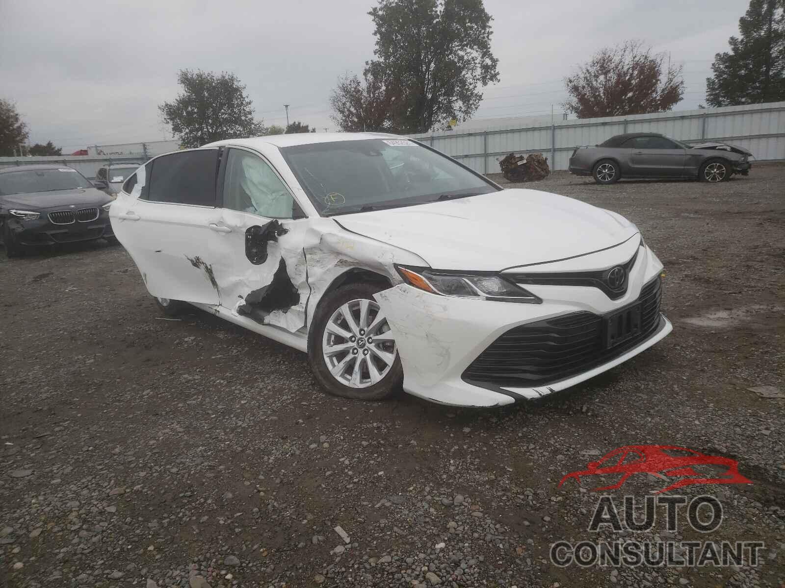 TOYOTA CAMRY 2018 - 4T1B11HK7JU582007