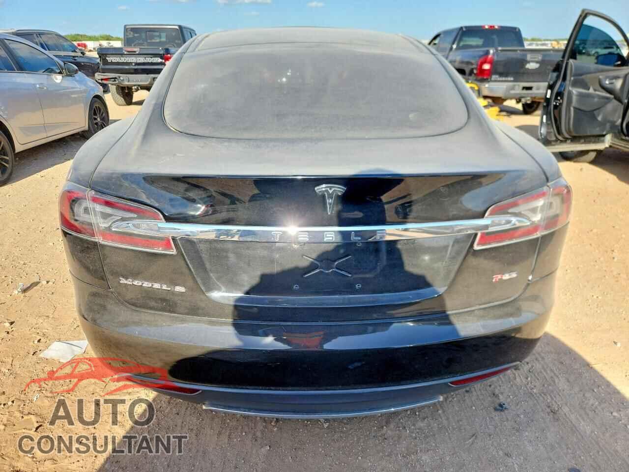 TESLA MODEL S 2013 - 5YJSA1DP2DFP11600