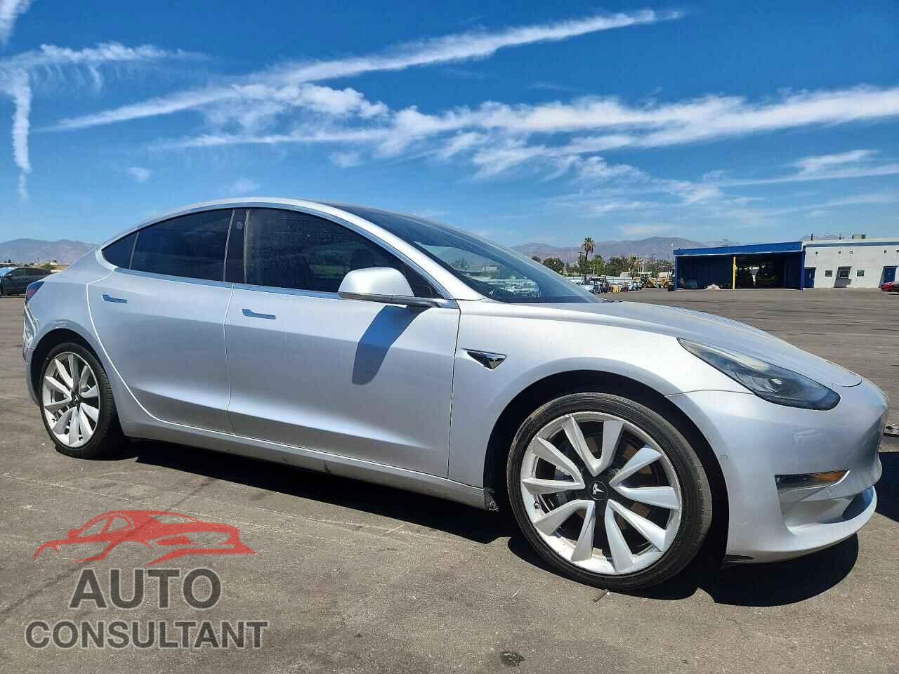 TESLA MODEL 3 2018 - 5YJ3E1EA0JF050132