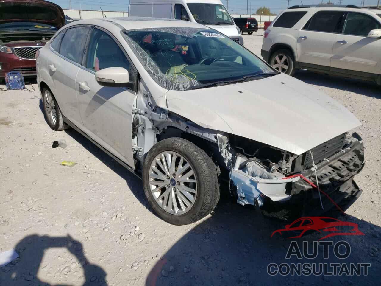 FORD FOCUS 2018 - 1FADP3J28JL279444