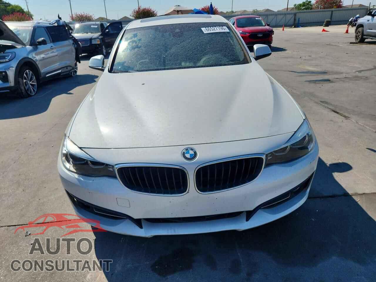 BMW 3 SERIES 2018 - WBA8Z9C55JG828362