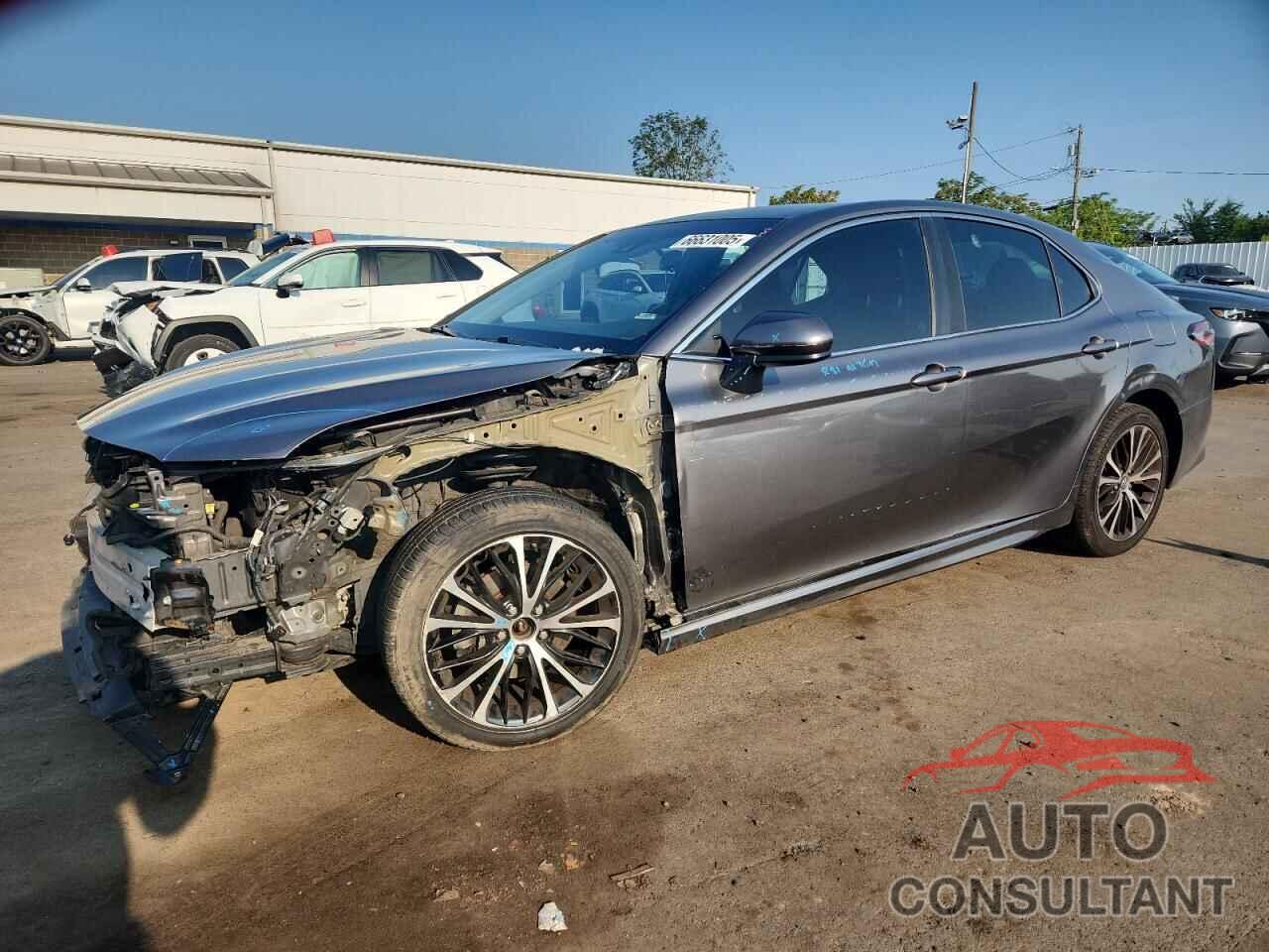 TOYOTA CAMRY 2018 - 4T1B11HK3JU002476