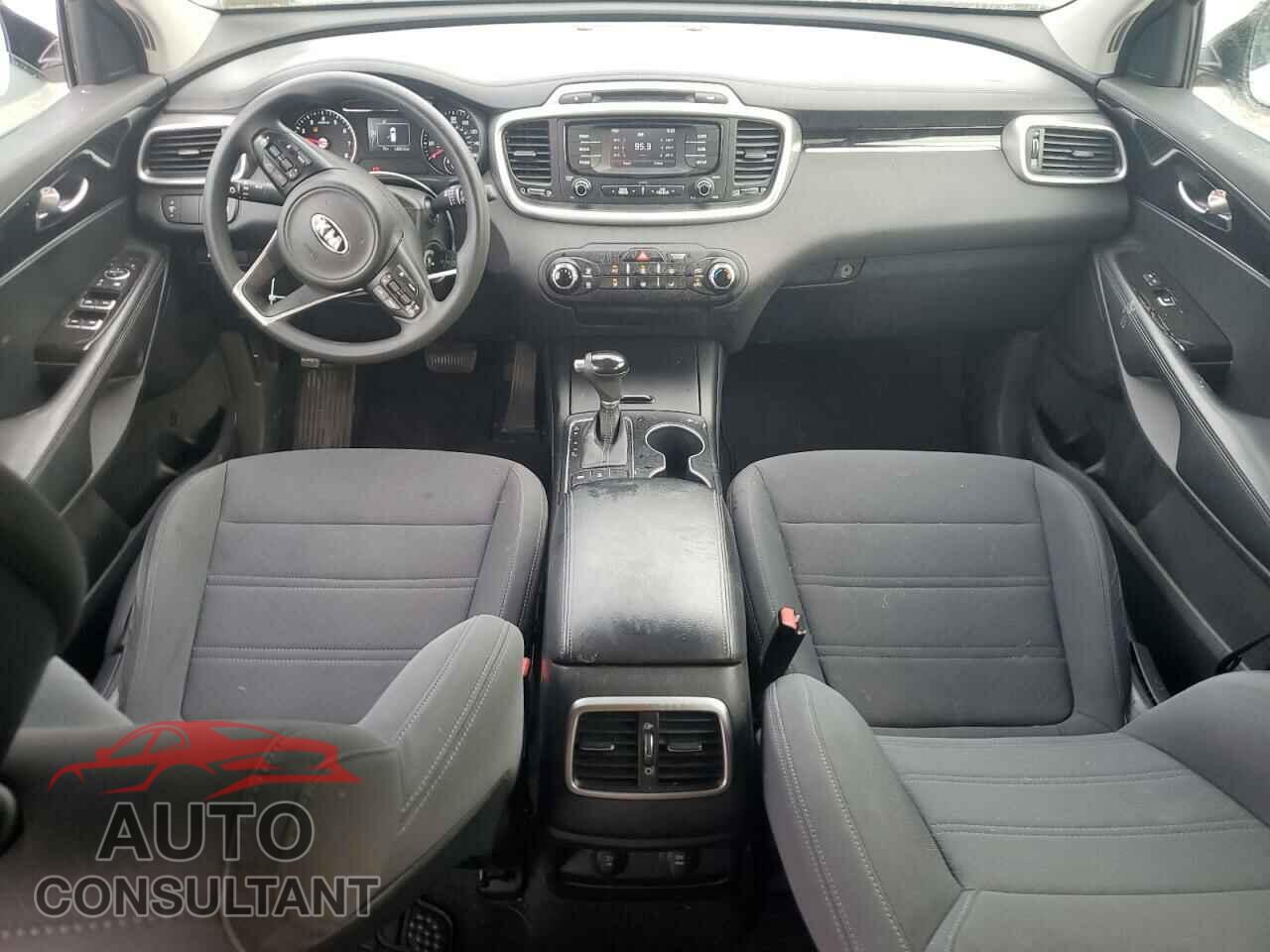 KIA SORENTO 2017 - 5XYPGDA52HG198002