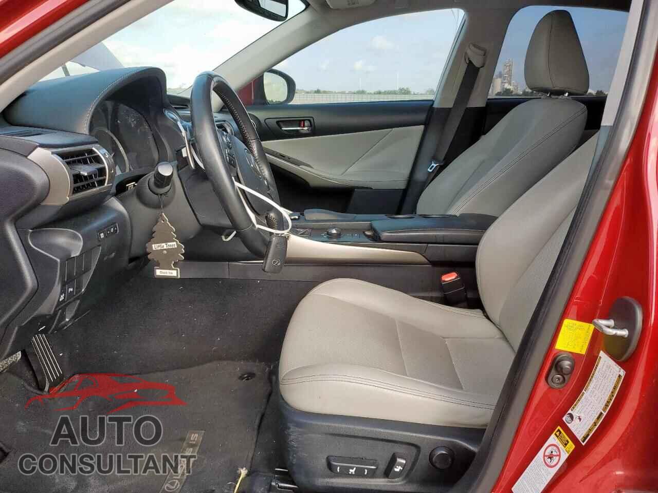 LEXUS IS 2015 - JTHBF1D29F5057669