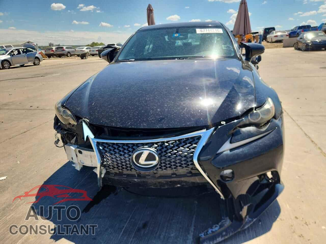LEXUS IS 2014 - JTHBE1D26E5002579
