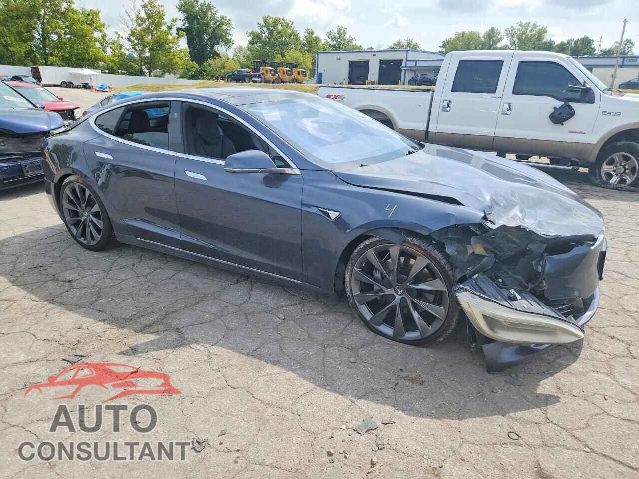 TESLA MODEL S 2018 - 5YJSA1E28JF258145