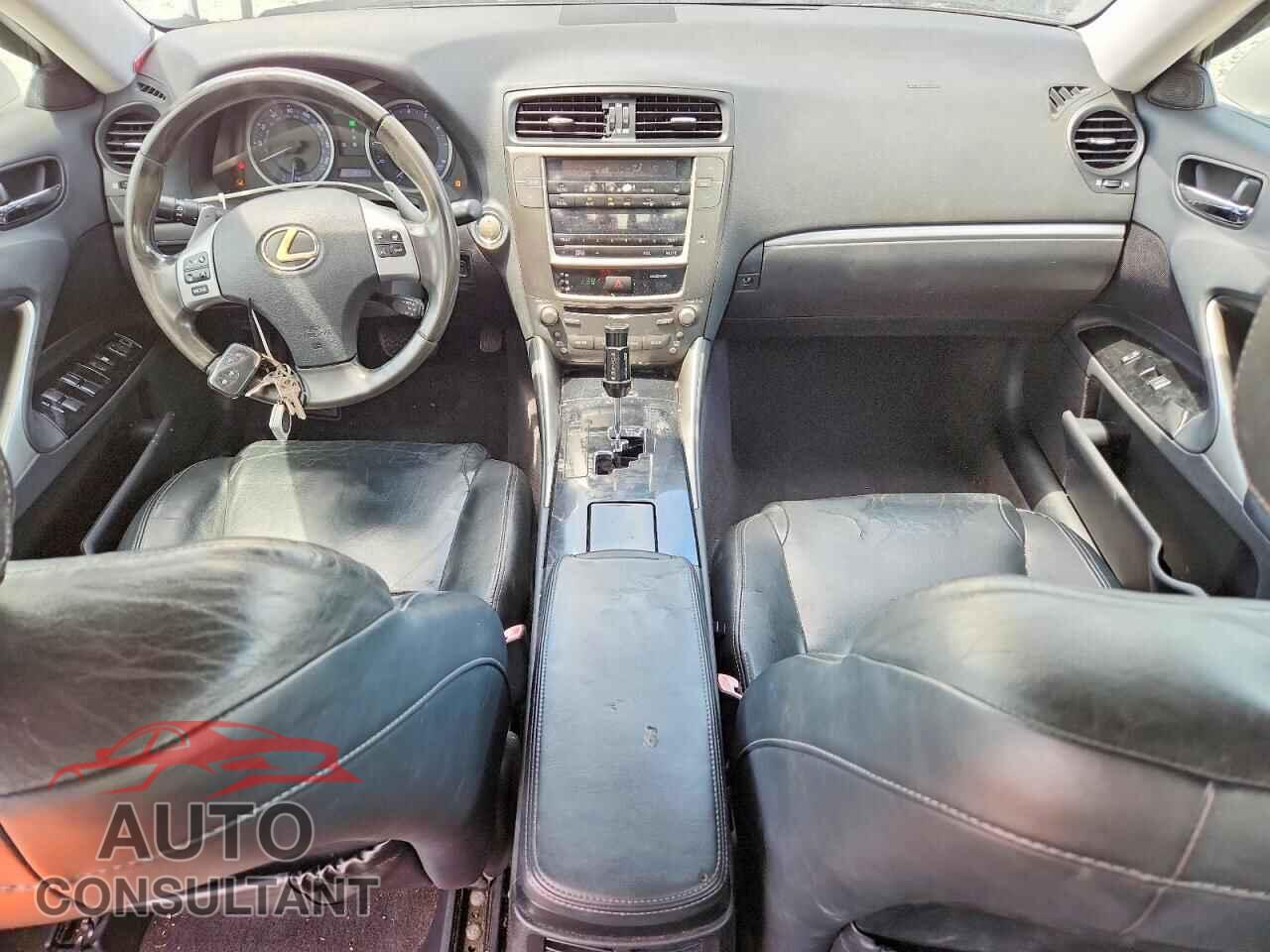 LEXUS IS 2011 - JTHBF5C20B5145495