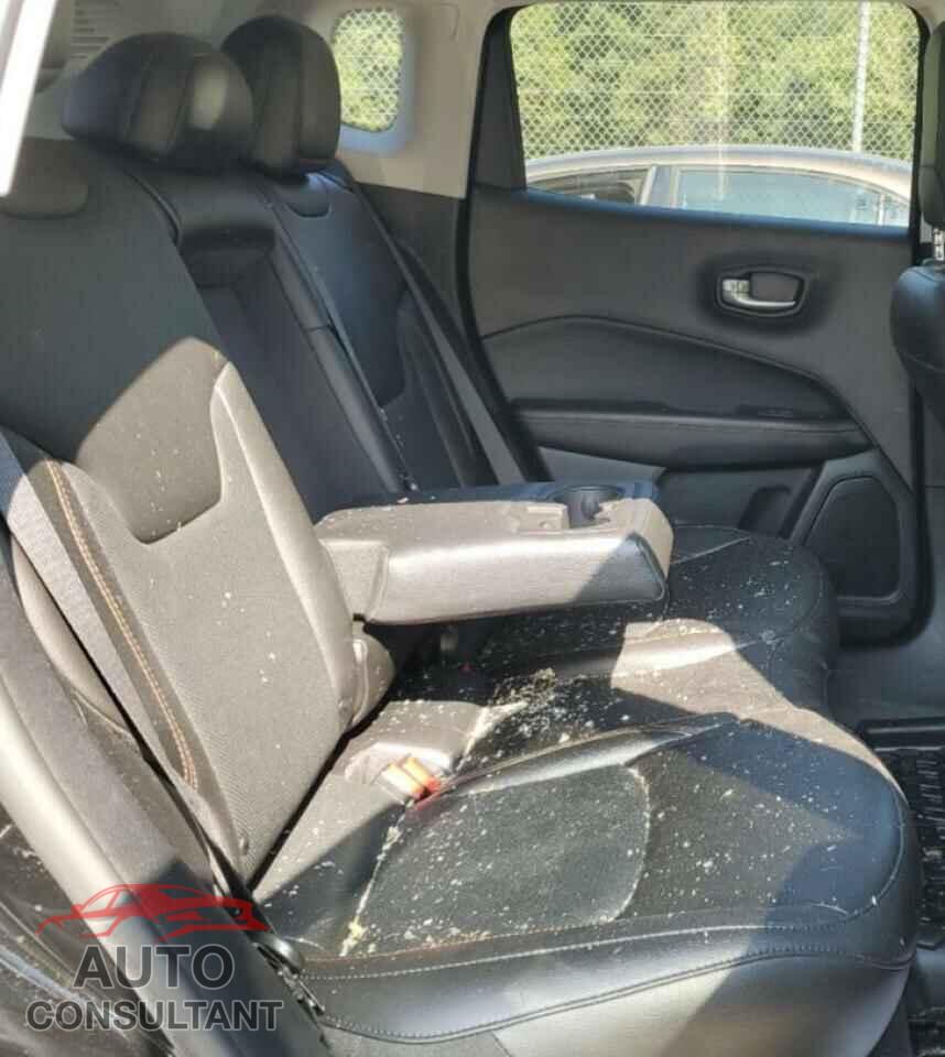 JEEP COMPASS 2021 - 3C4NJDCB7MT573168