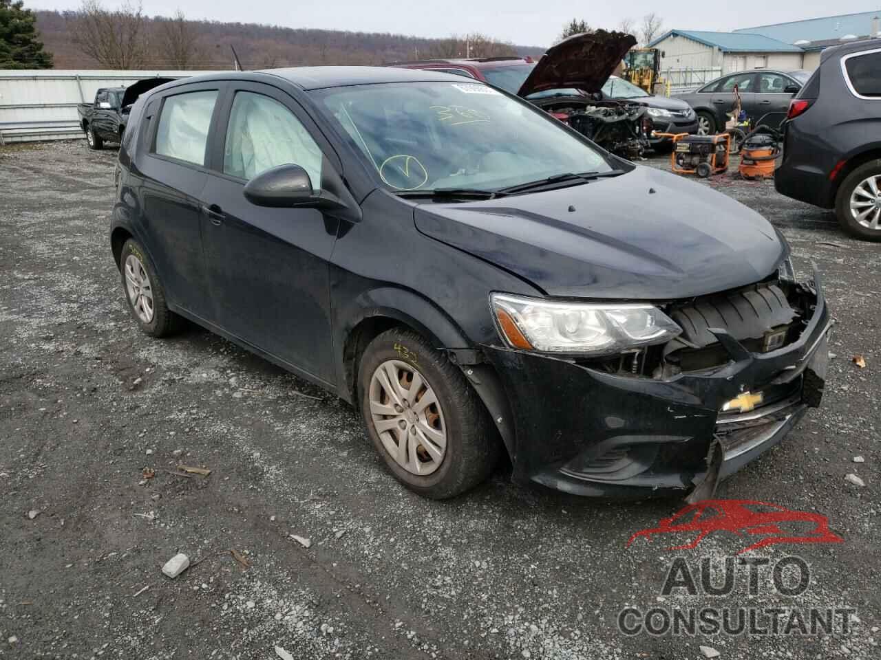 CHEVROLET SONIC 2018 - 1G1JG6SH2J4100741