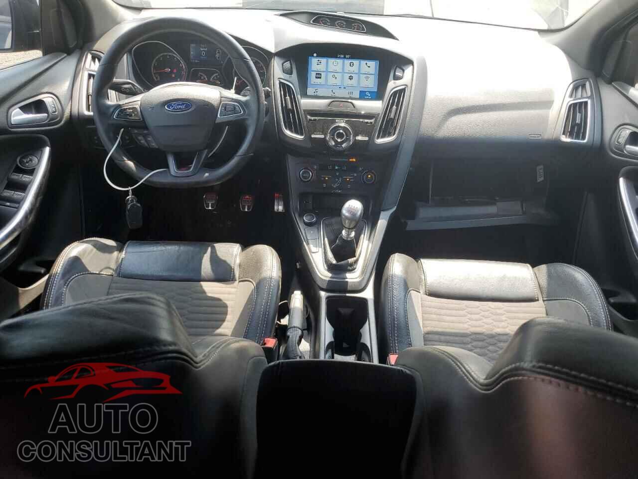 FORD FOCUS 2016 - 1FADP3L90GL318501