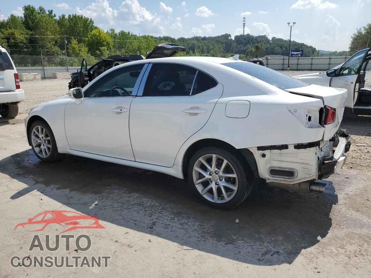LEXUS IS 2011 - JTHCF5C25B5050936