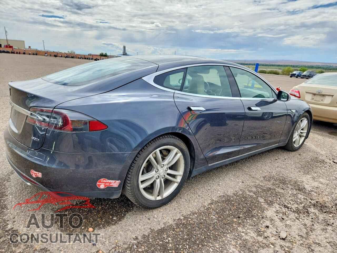TESLA MODEL S 2015 - 5YJSA1V28FF097383