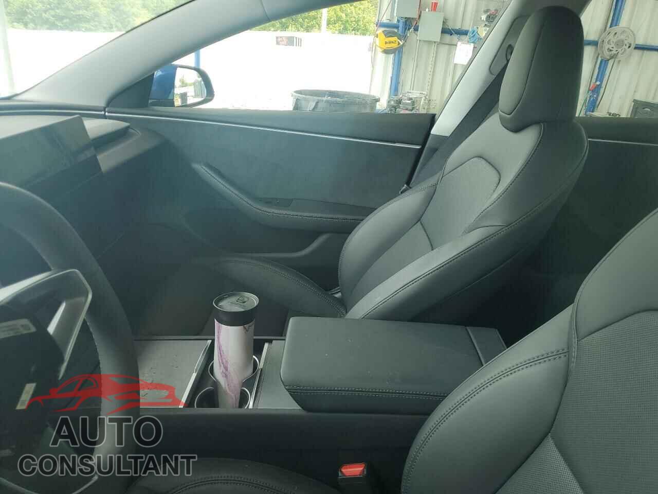 TESLA MODEL 3 2024 - 5YJ3E1EB8RF724595