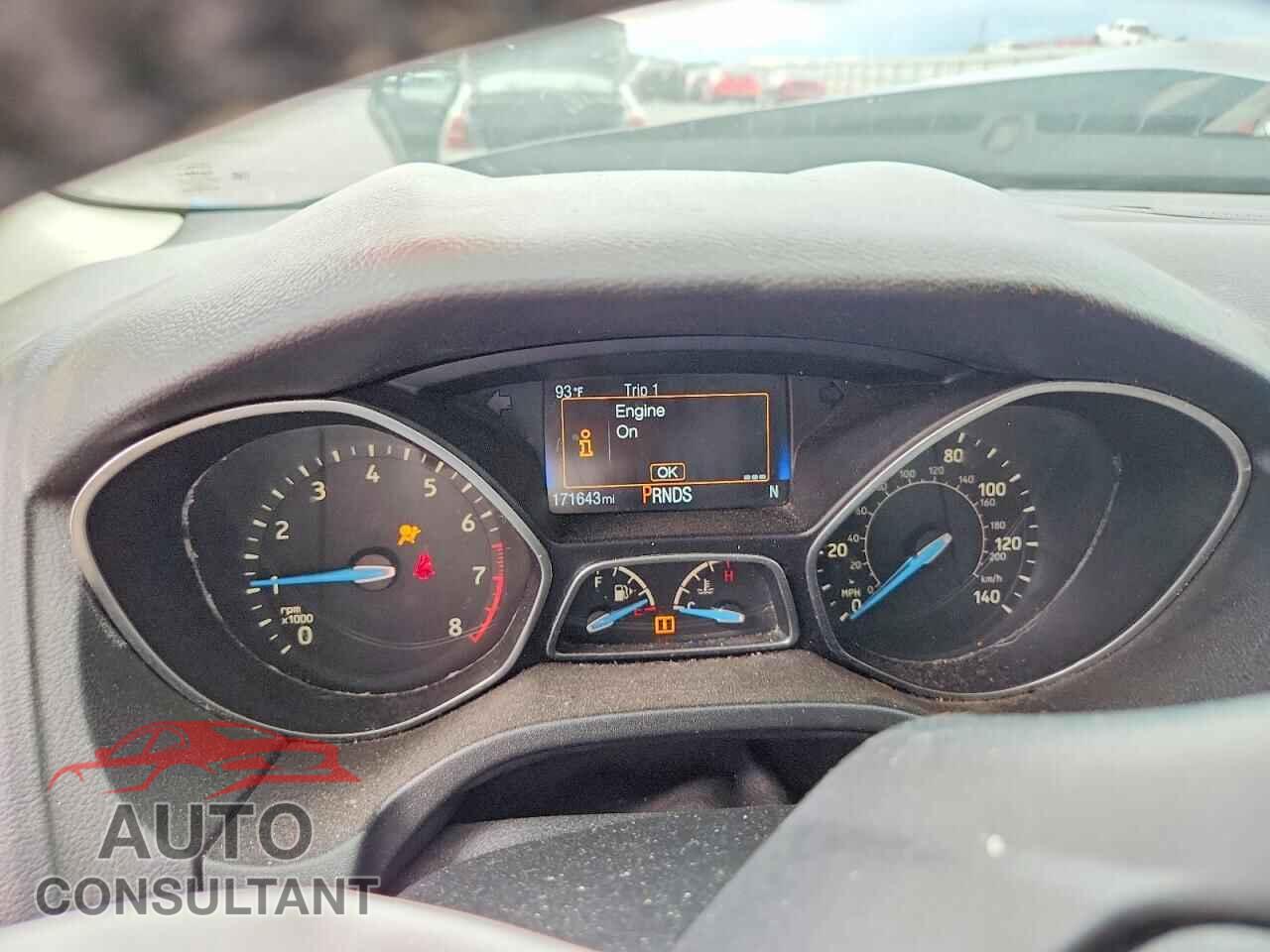 FORD FOCUS 2018 - 1FADP3N23JL325157