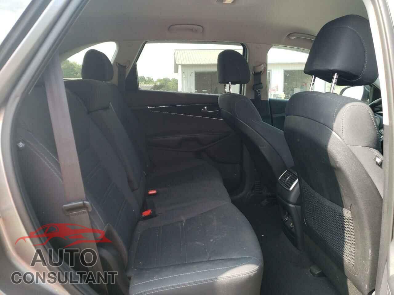 KIA SORENTO 2017 - 5XYPGDA55HG235169