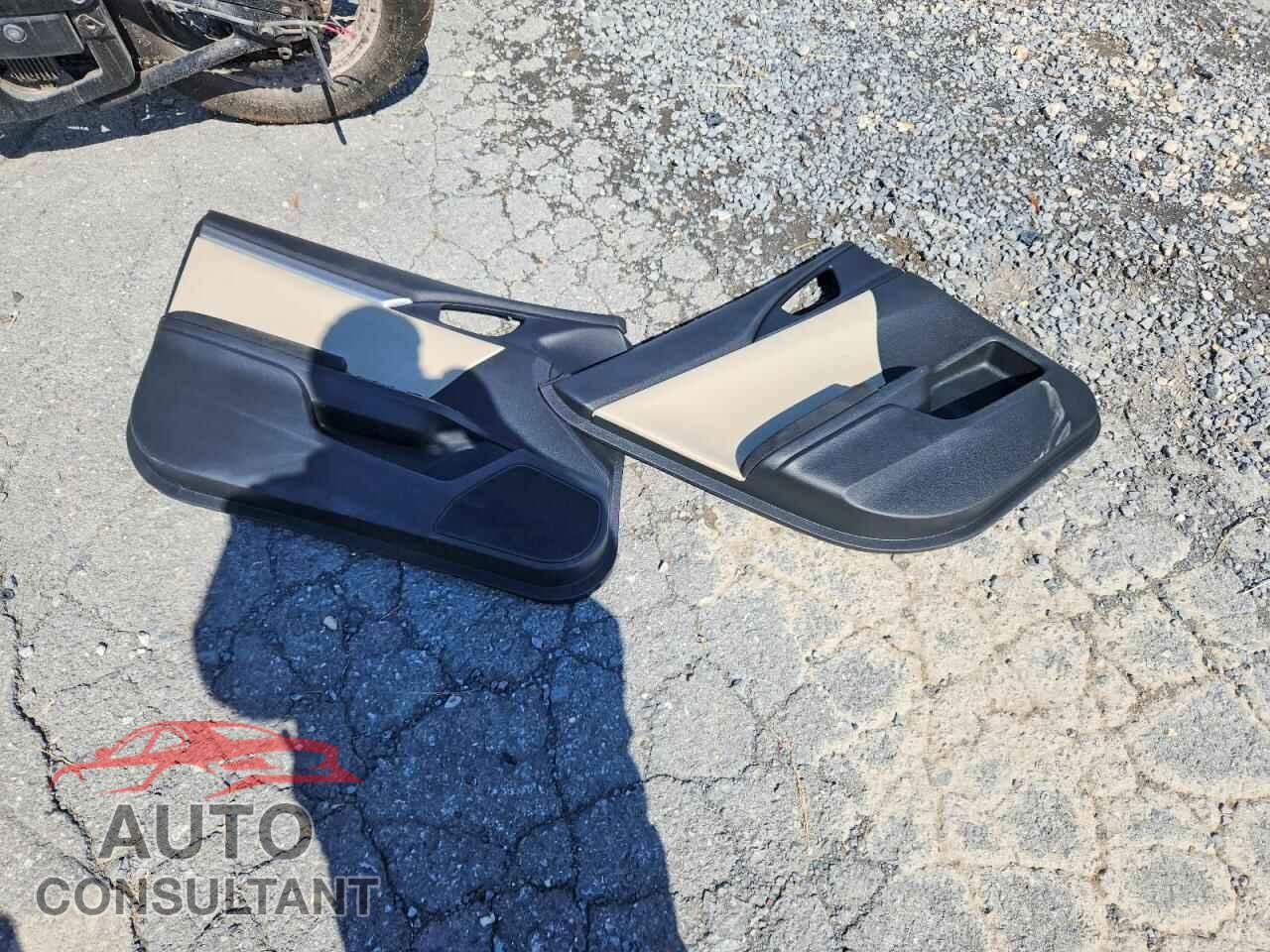 HONDA CIVIC 2019 - 2HGFC2F63KH558708