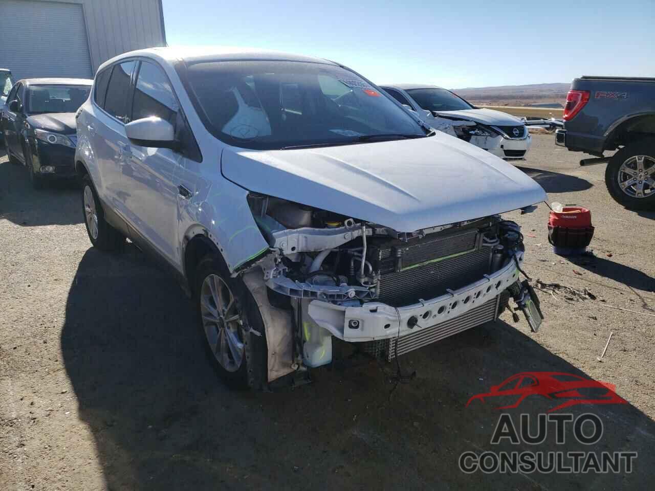 FORD ESCAPE 2017 - 1FMCU9G96HUB02431