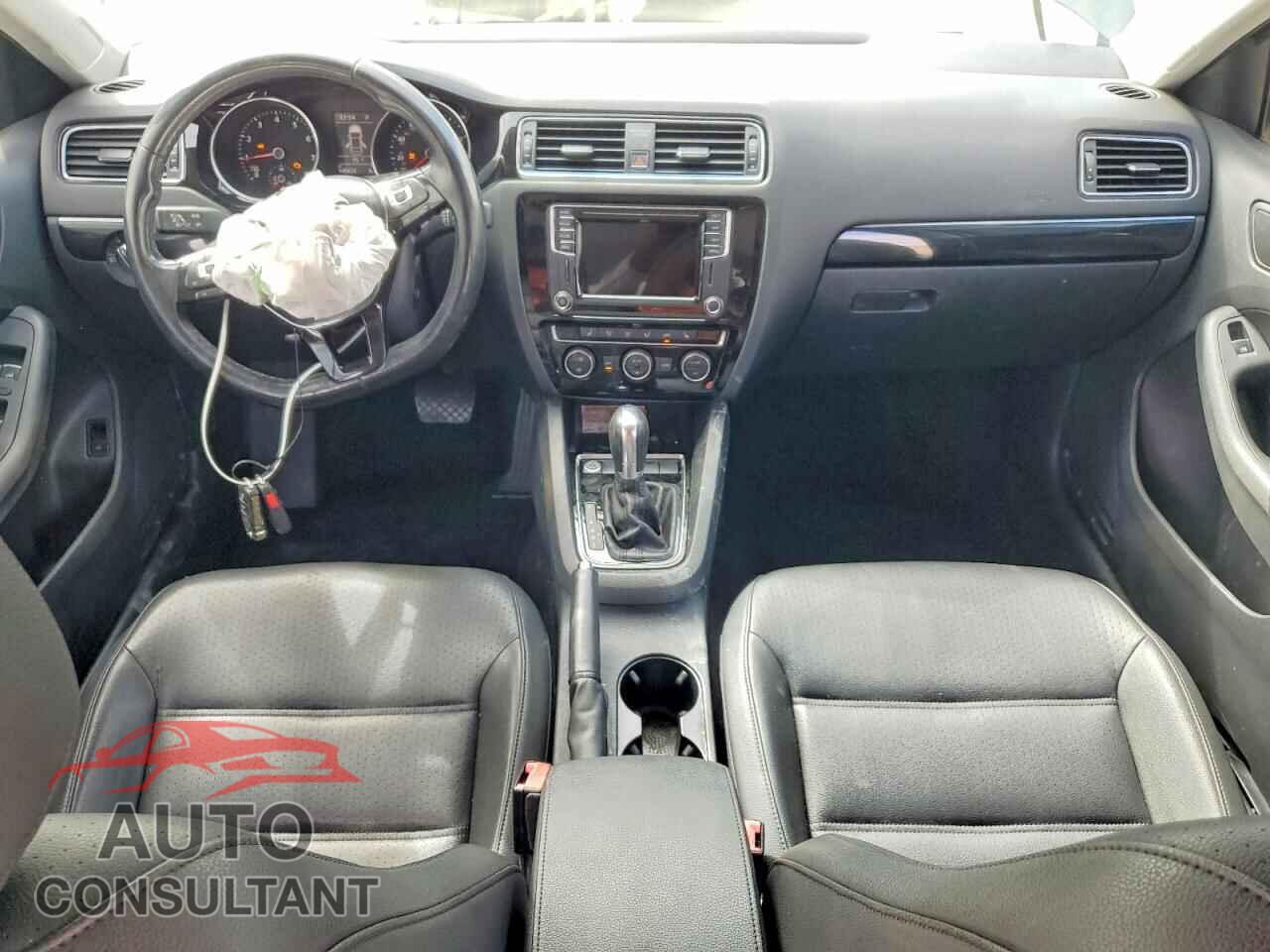 VOLKSWAGEN JETTA 2017 - 3VWL17AJ5HM399312