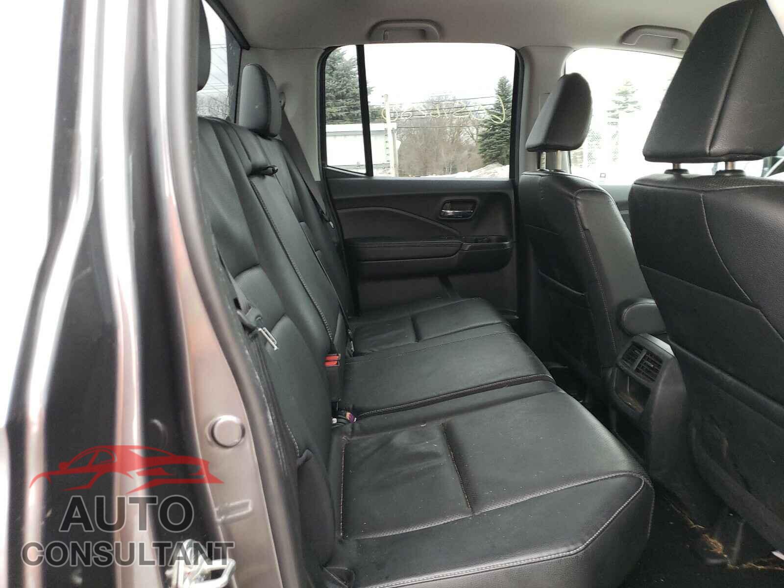HONDA RIDGELINE 2017 - 5FPYK3F66HB018100