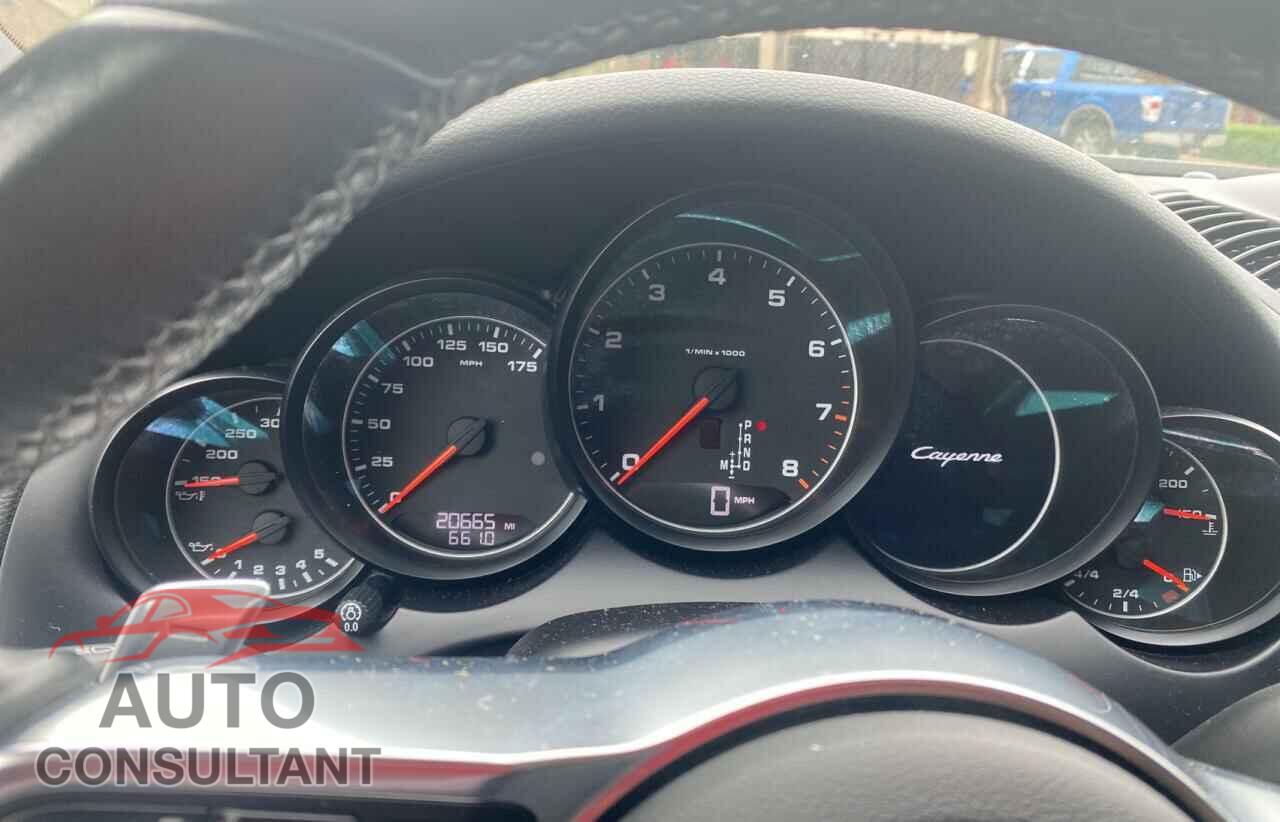 PORSCHE CAYENNE 2017 - WP1AA2A2XHKA91404