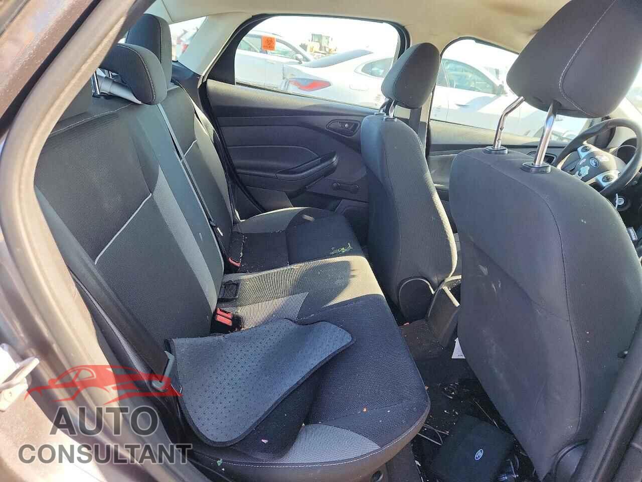 FORD FOCUS 2014 - 1FADP3E25EL210873