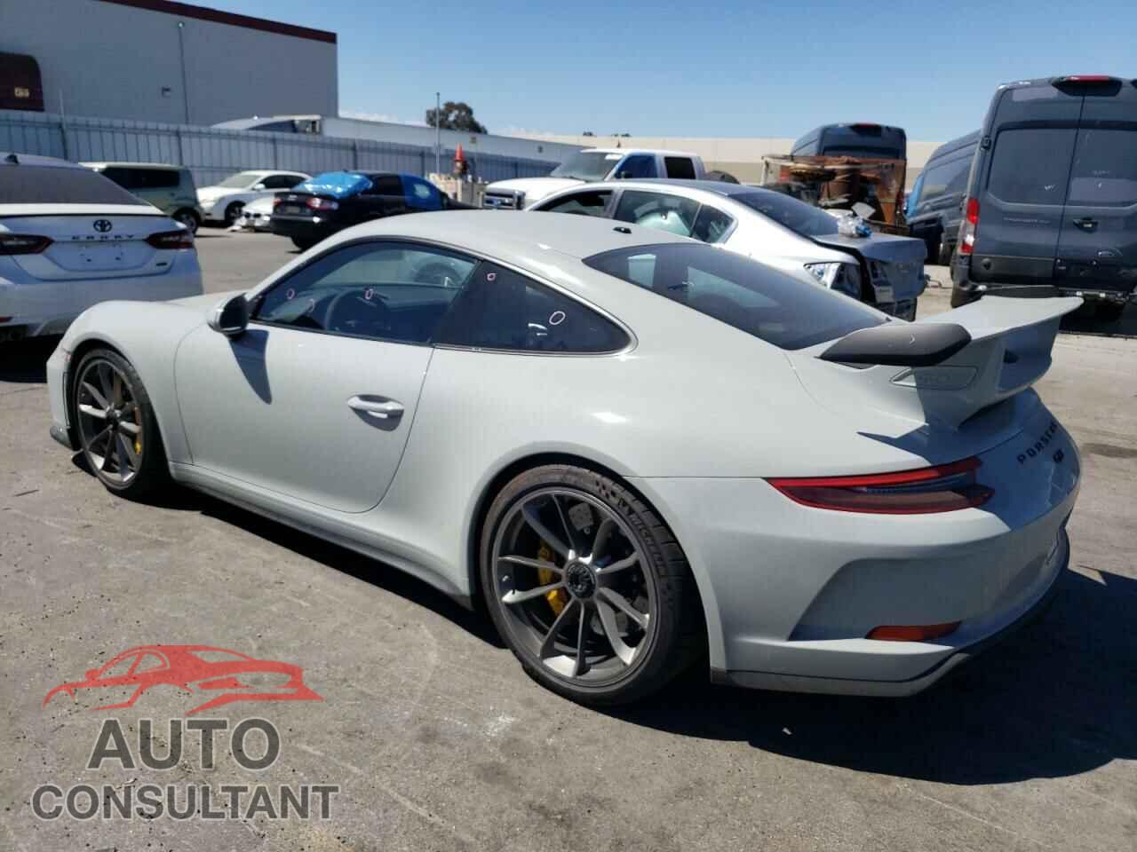 PORSCHE 911 2018 - WP0AC2A95JS177170