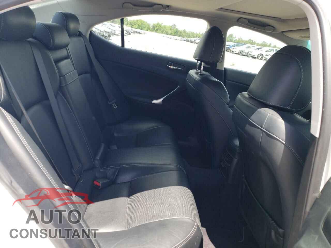 LEXUS IS 2011 - JTHCF5C24B5050197