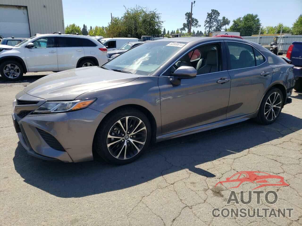 TOYOTA CAMRY 2018 - 4T1B11HK1JU556065