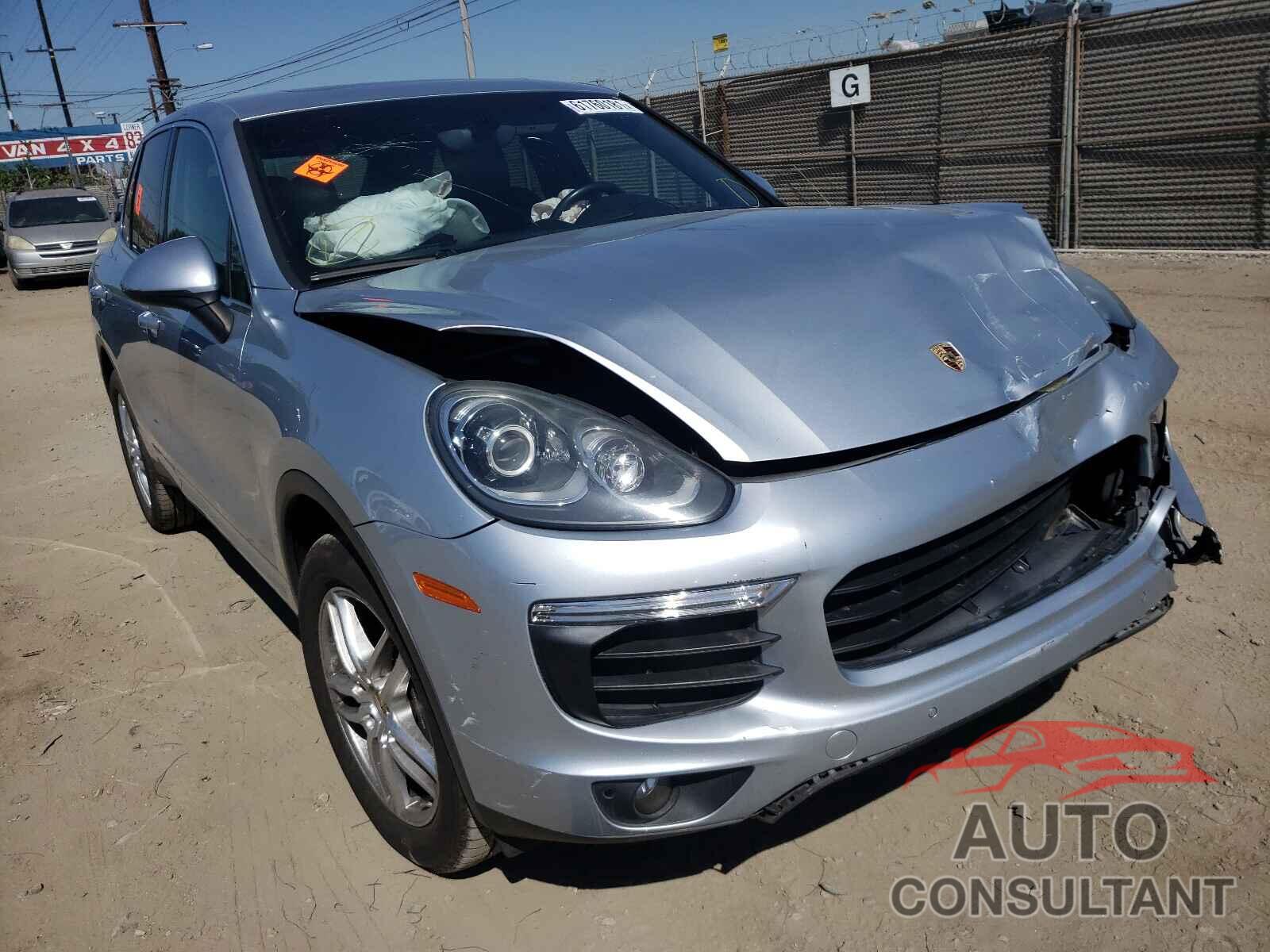 PORSCHE CAYENNE 2016 - WP1AA2A20GKA11557