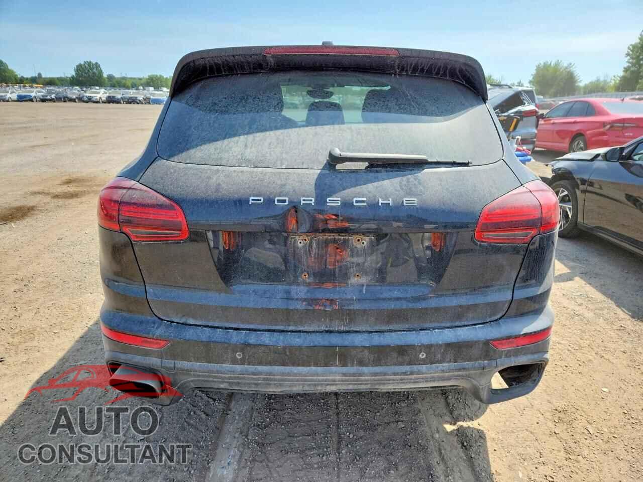 PORSCHE CAYENNE 2017 - WP1AA2A27HKA88556