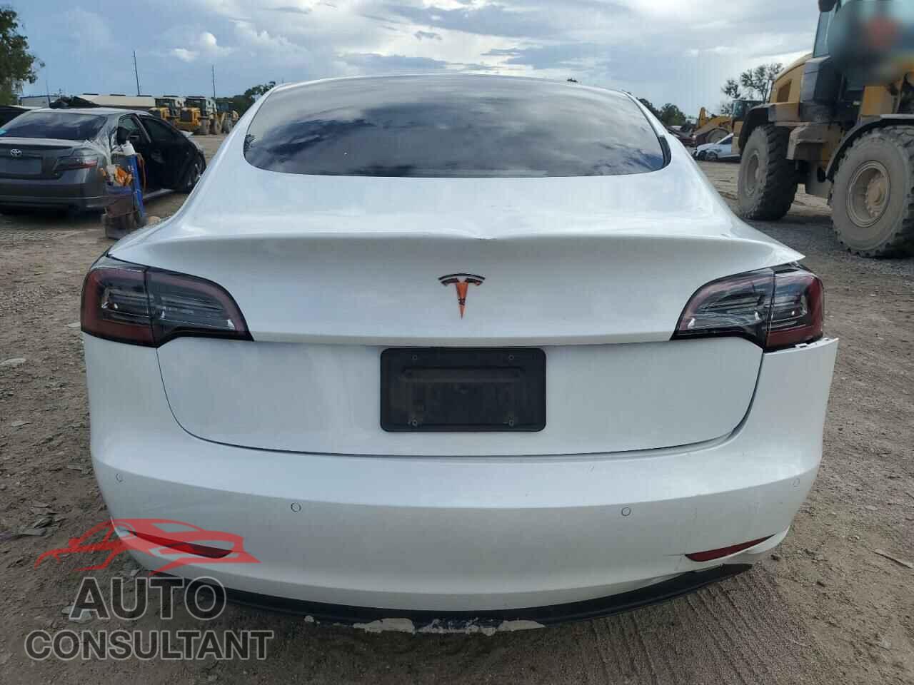 TESLA MODEL 3 2021 - 5YJ3E1EA2MF852122