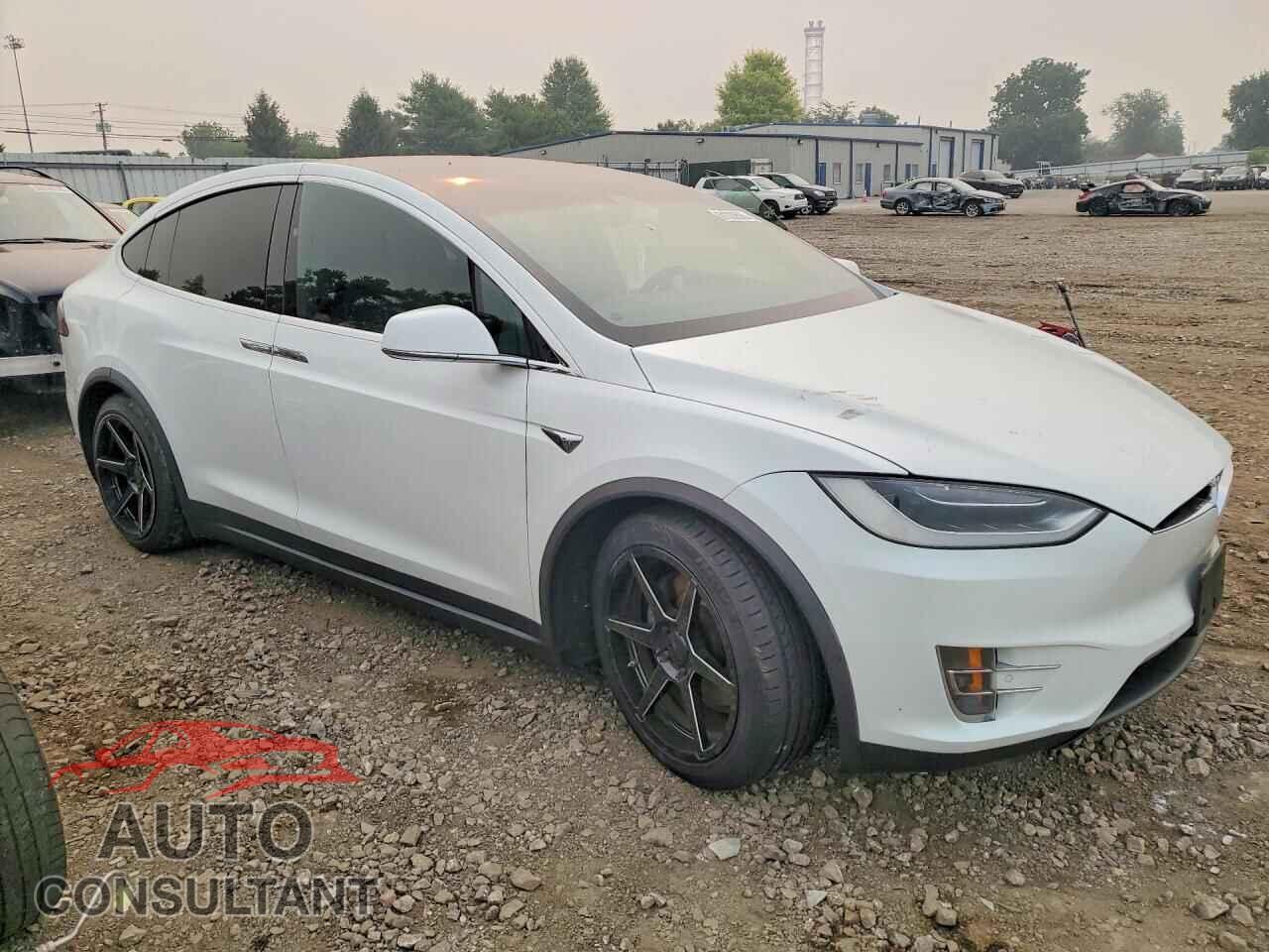 TESLA MODEL X 2017 - 5YJXCAE23HF035909