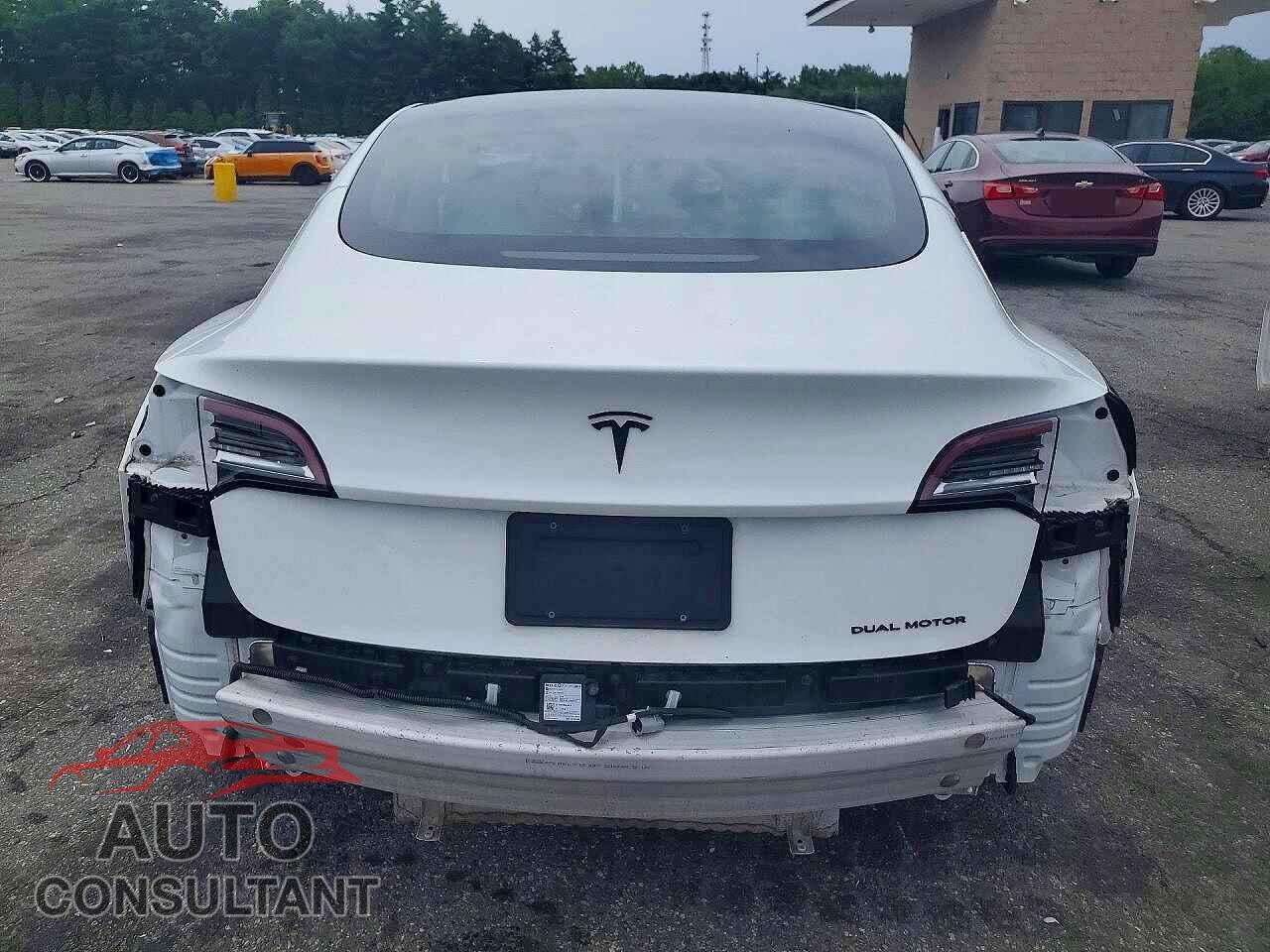 TESLA MODEL 3 2022 - 5YJ3E1EB4NF114493