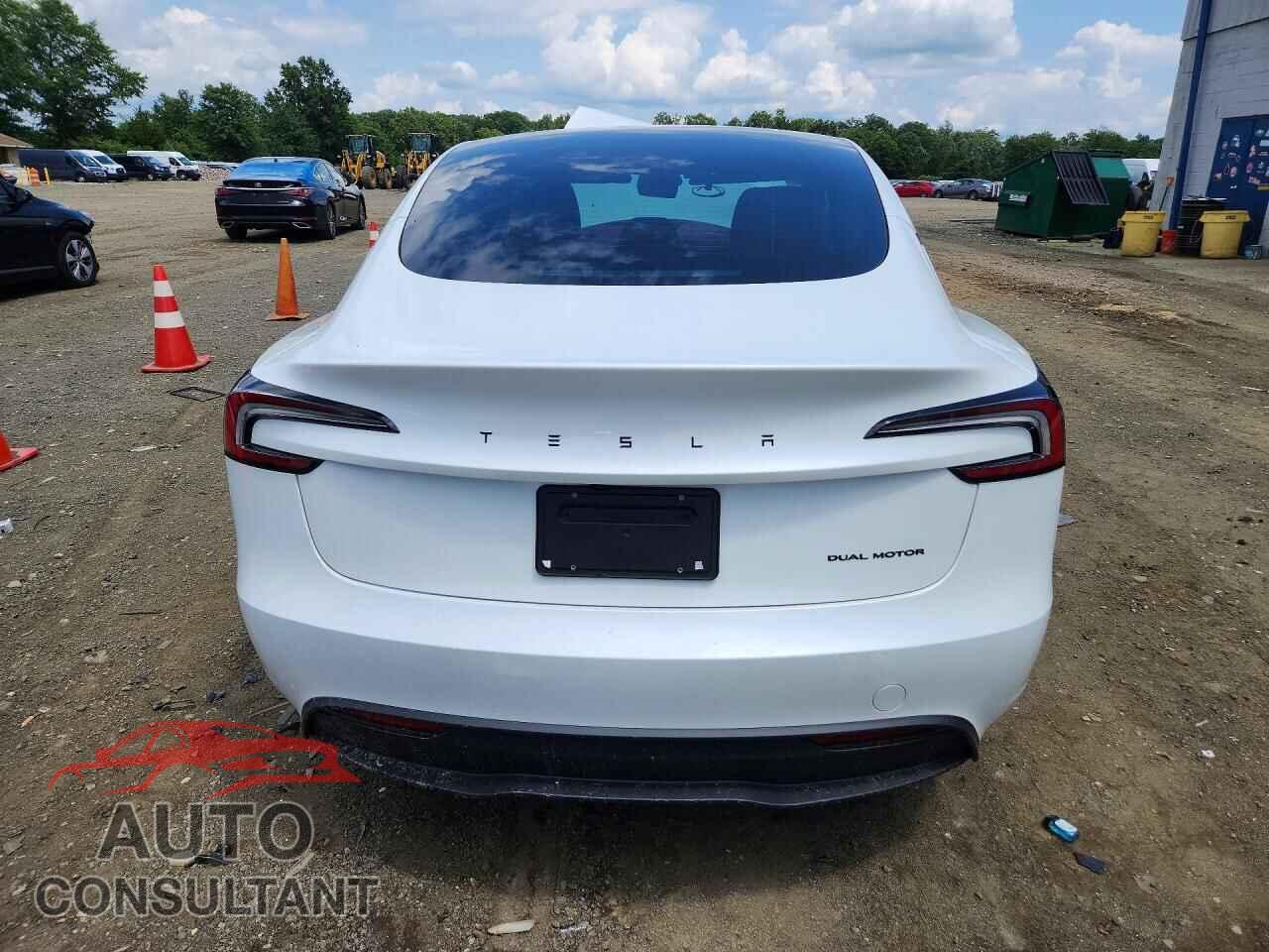 TESLA MODEL 3 2026 - 5YJ3E1EB2TF121214