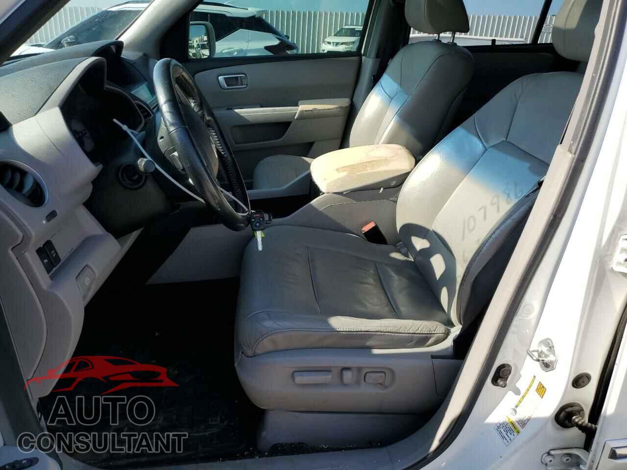 HONDA PILOT 2011 - 5FNYF4H94BB003368