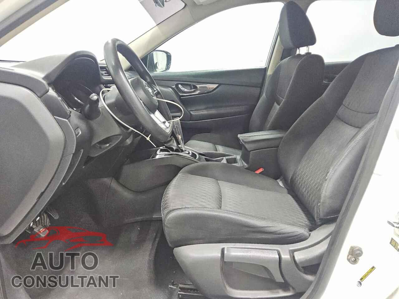 NISSAN ROGUE 2017 - KNMAT2MT9HP526867