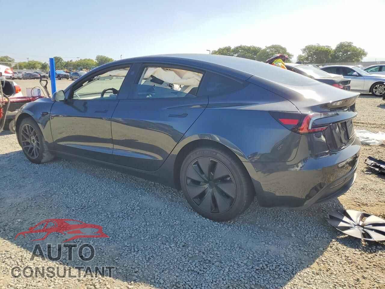 TESLA MODEL 3 2025 - 5YJ3E1EA3SF913944