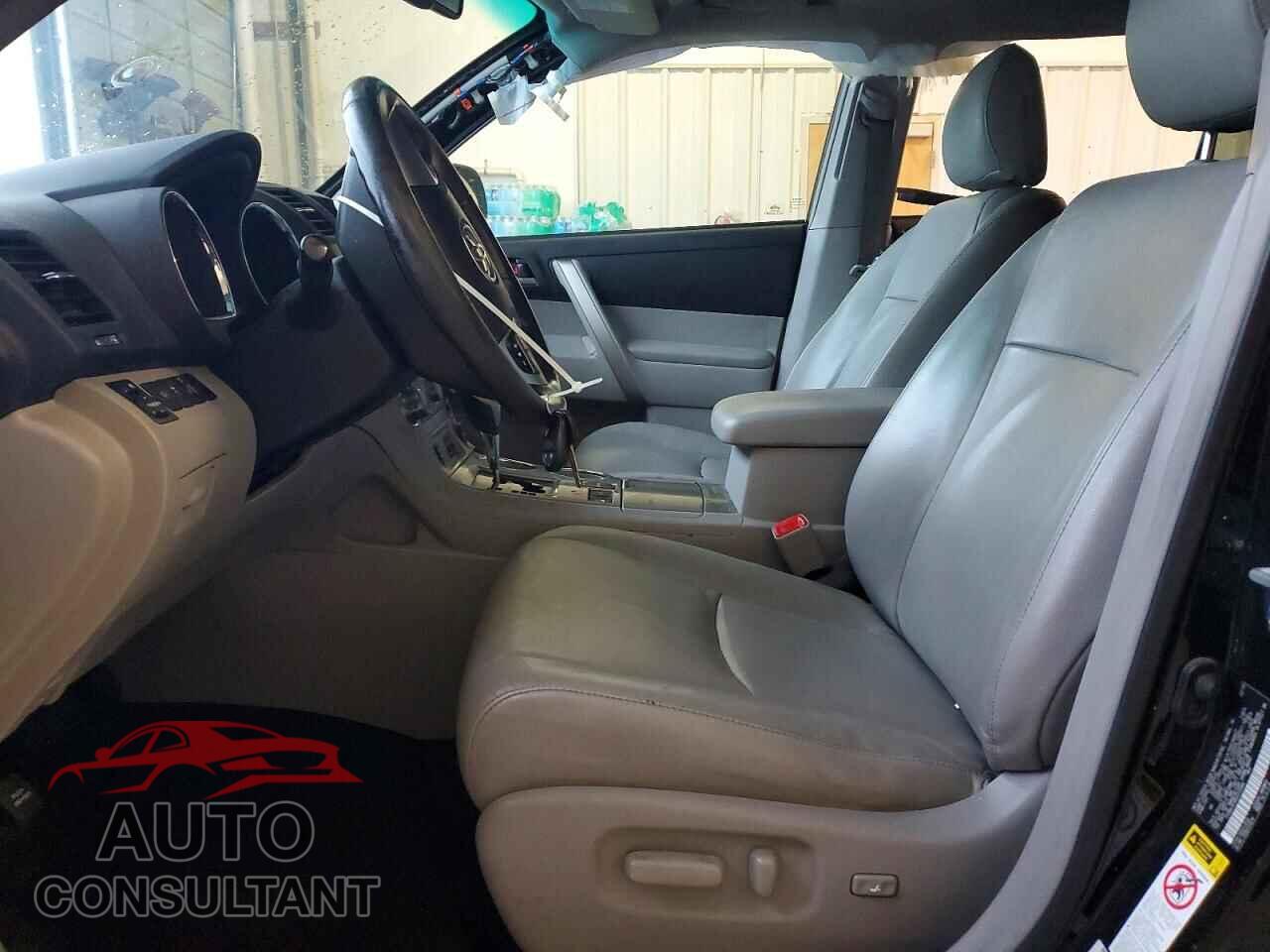 TOYOTA HIGHLANDER 2013 - 5TDBK3EH8DS222968