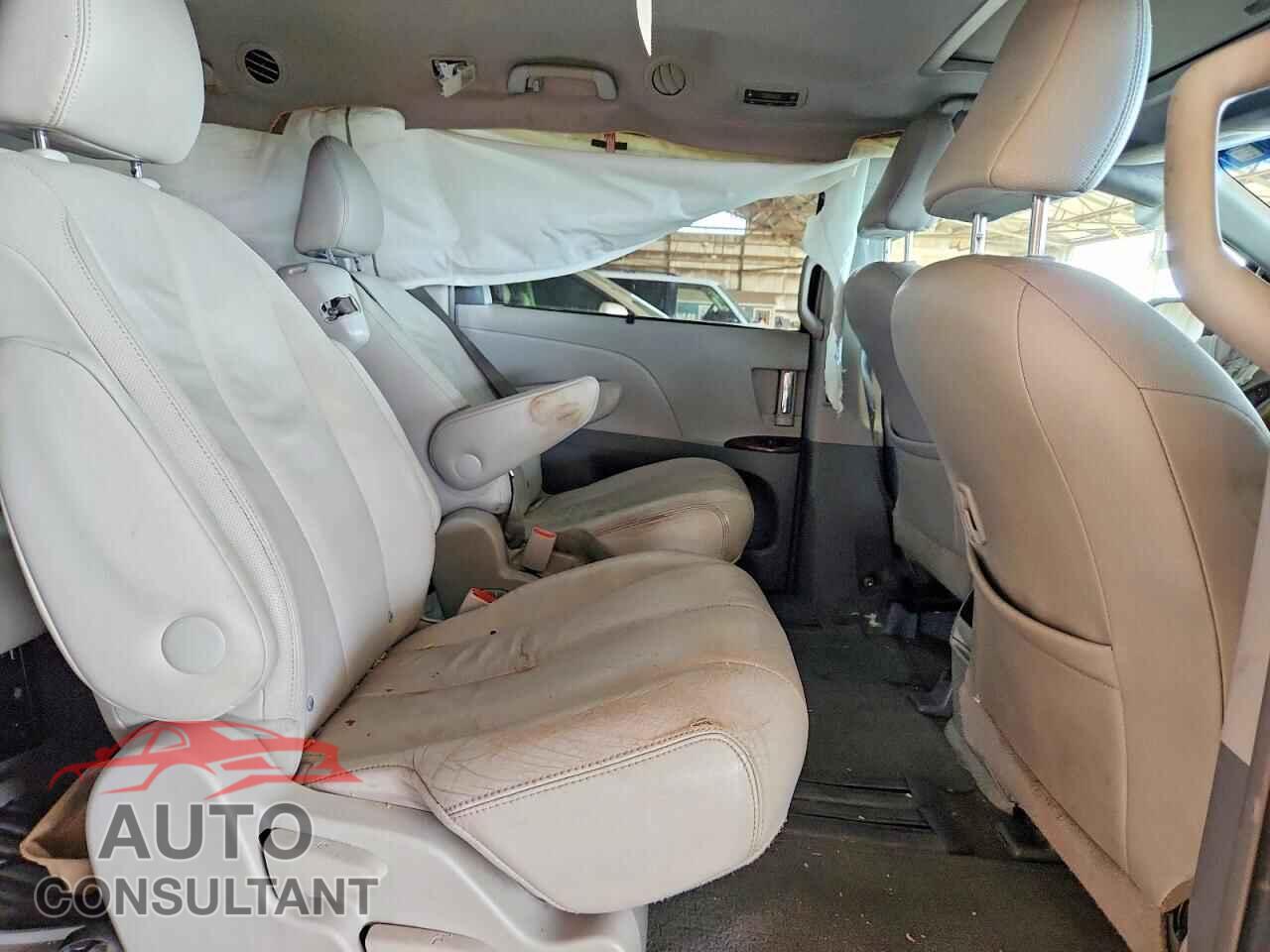 TOYOTA SIENNA 2013 - 5TDYK3DC8DS393672